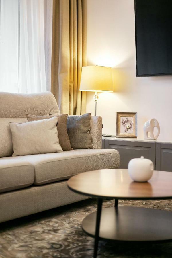 Luxury For Everyone - Hills Park Lux Apartments 3 VNO Esterno foto
